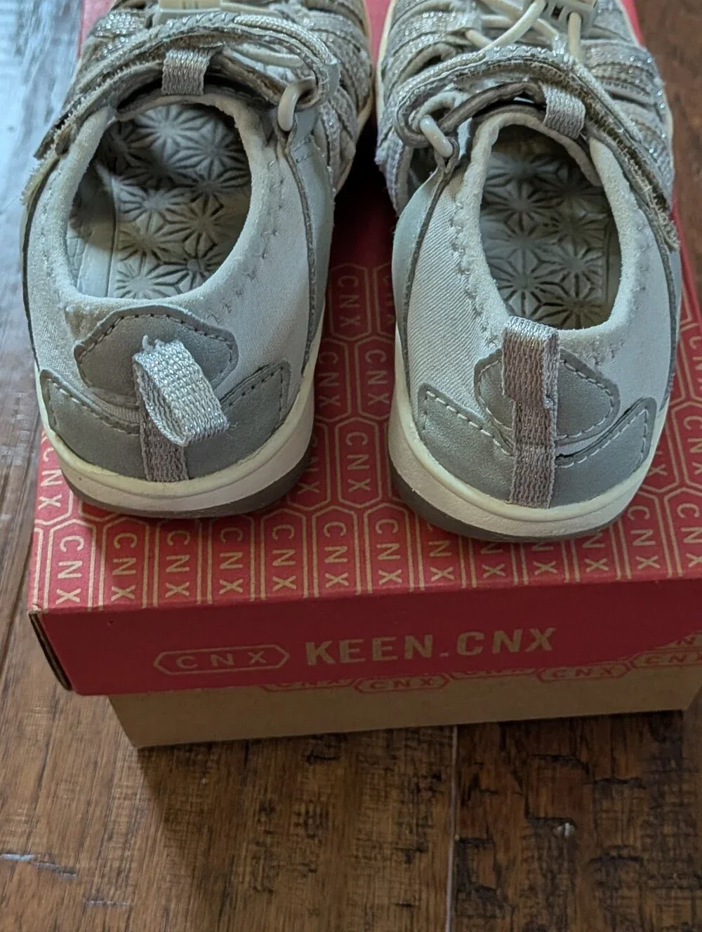 KEEN Kids' Moxie Closed Toe Sandals - Silver